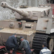 Illustration for article titled See An Amazing Russian Tank Replica Come Together